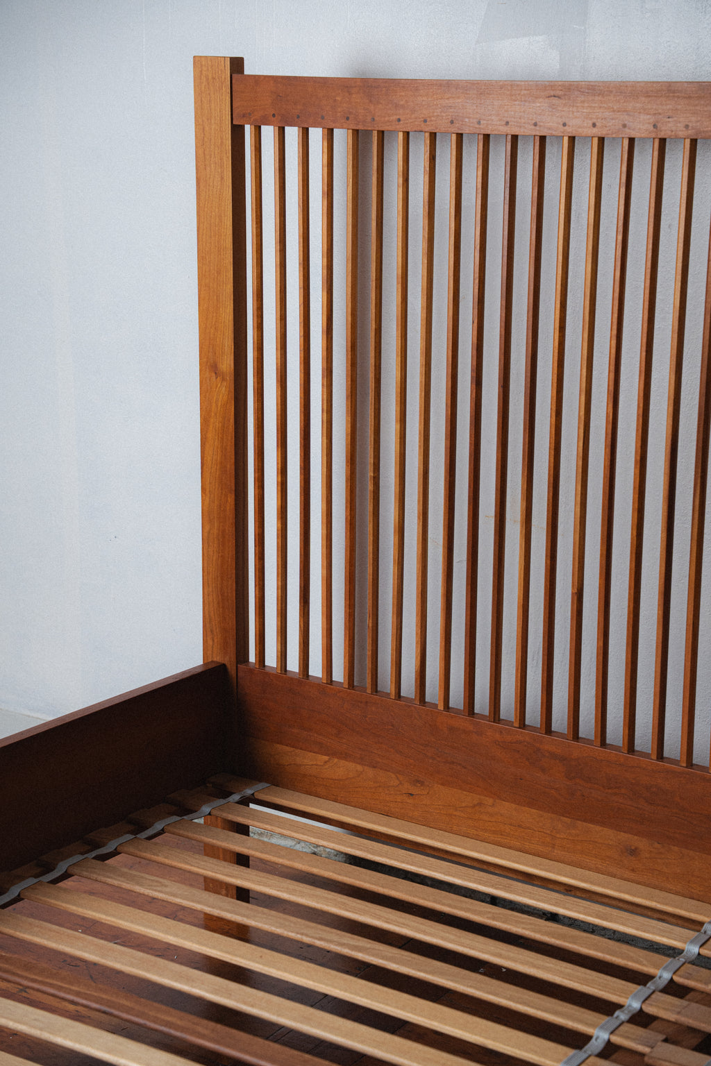 John Kelly J1 Series J-18 Spindle Cherry King Bed Frame