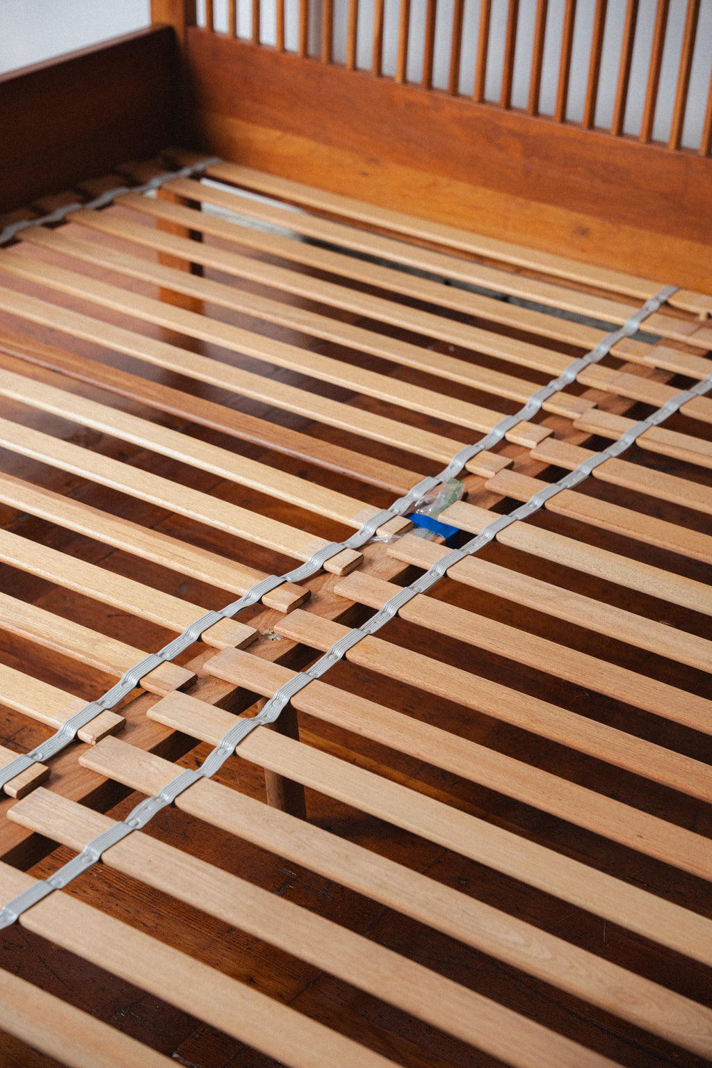 John Kelly J1 Series J-18 Spindle Cherry King Bed Frame