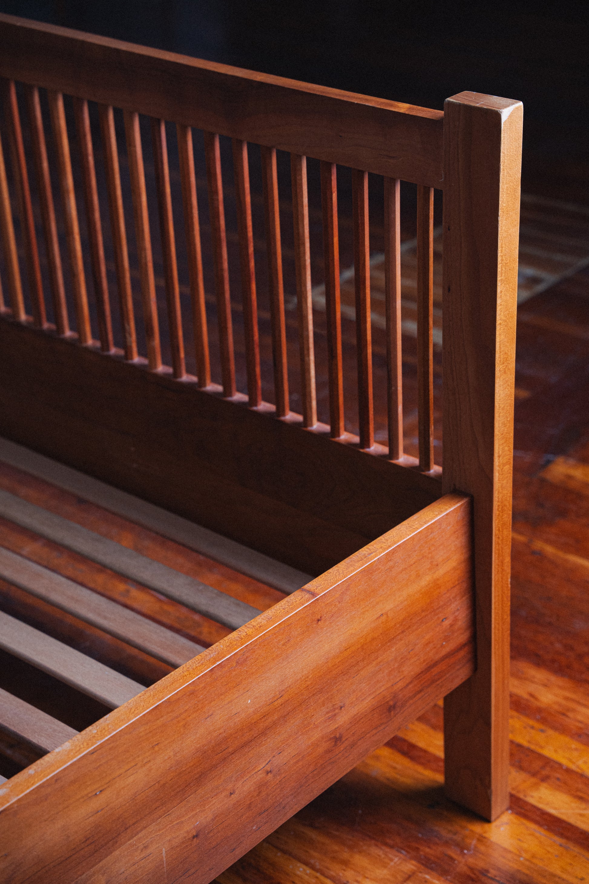 John Kelly J1 Series J-18 Spindle Cherry King Bed Frame