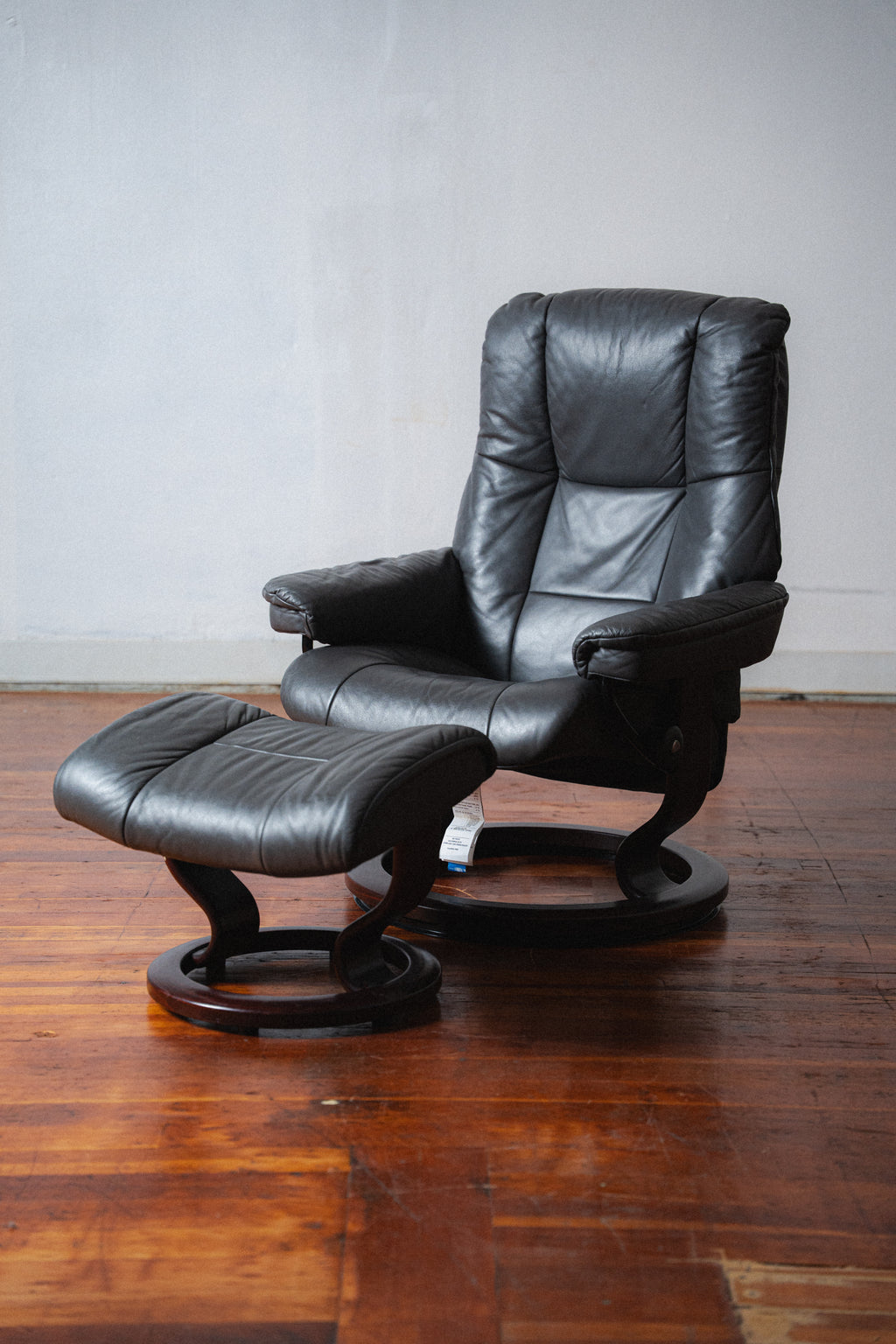 Ekornes Stressless Lounge Chair w/ Ottoman