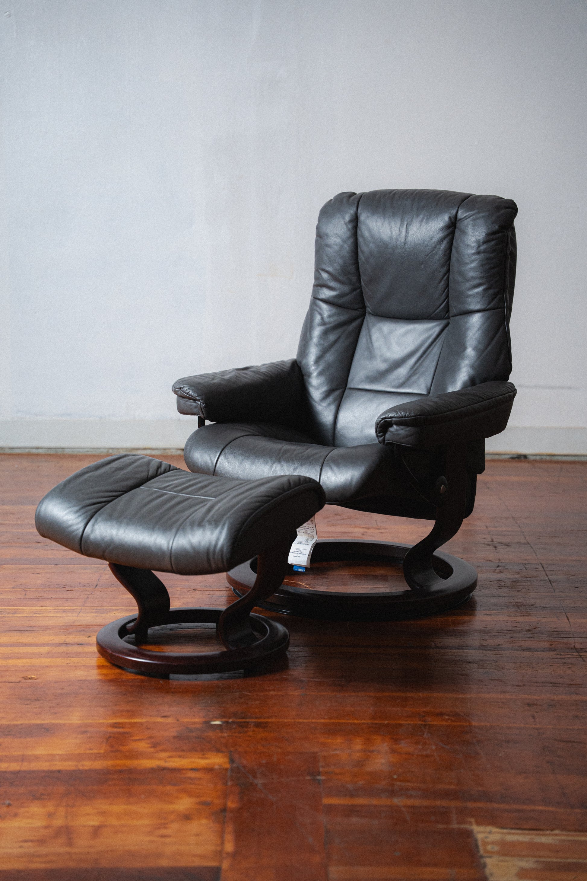 Ekornes Stressless Lounge Chair w/ Ottoman