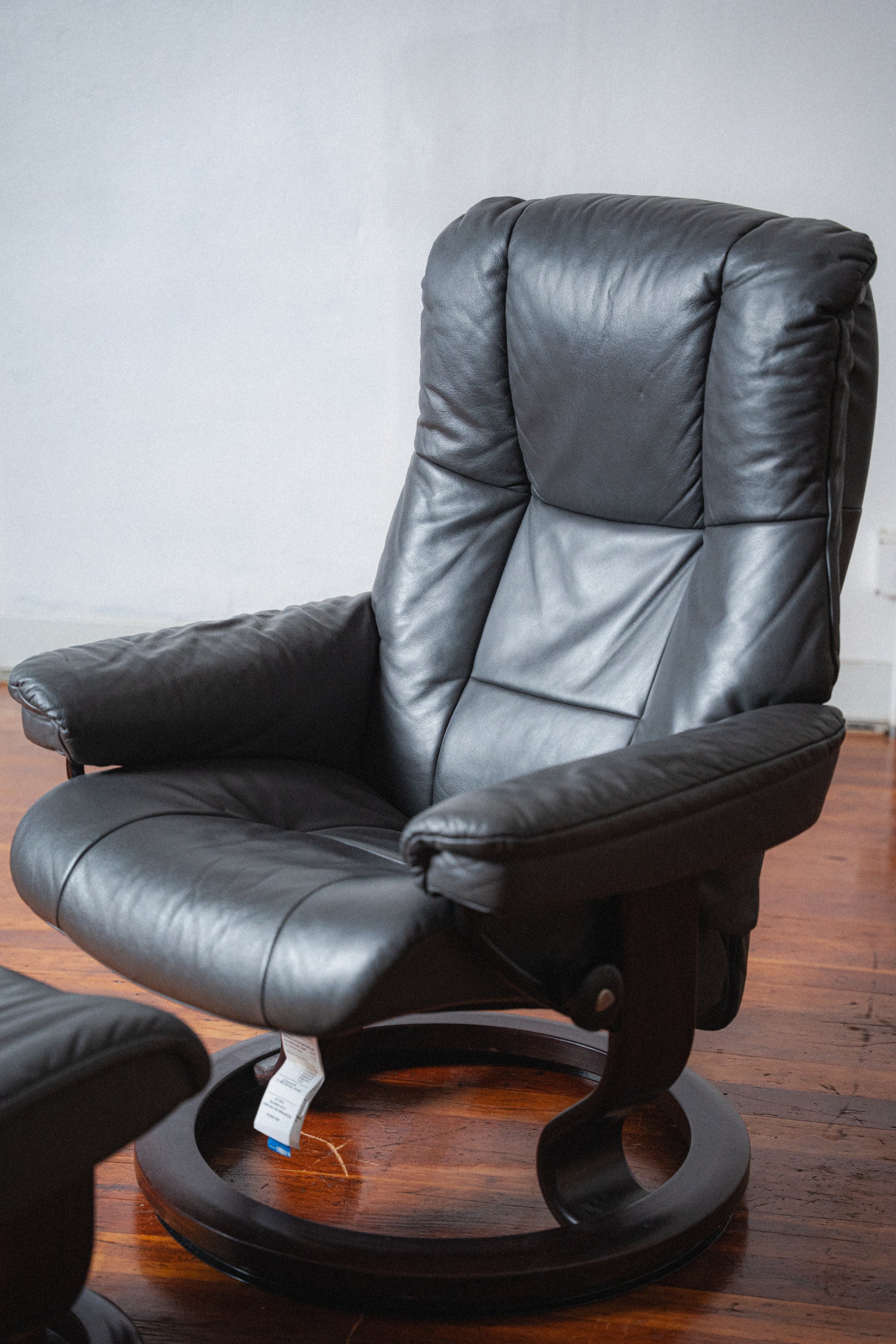 Ekornes Stressless Lounge Chair w/ Ottoman