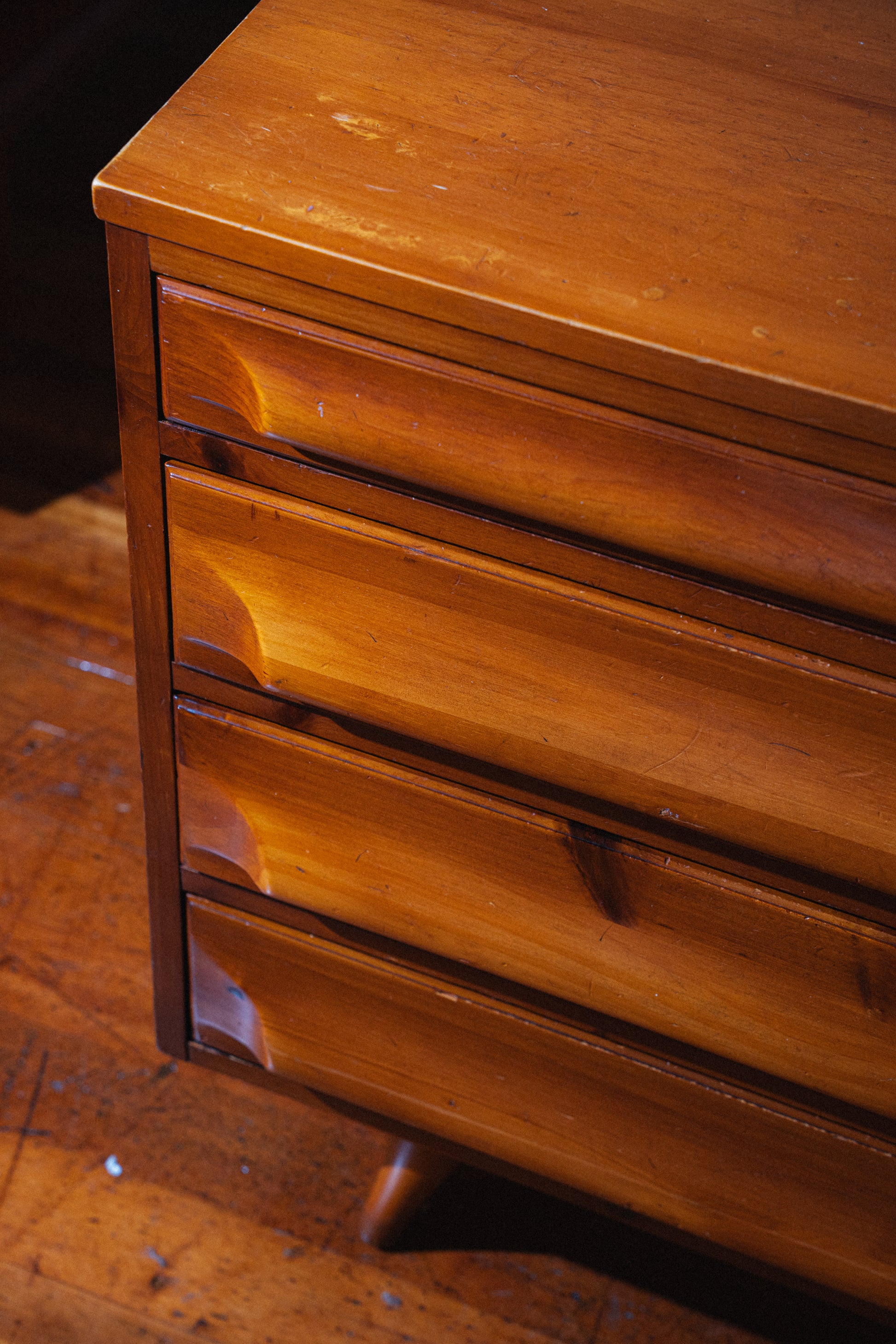 Pine 6-Drawer Dresser by Franklin Shockey Company