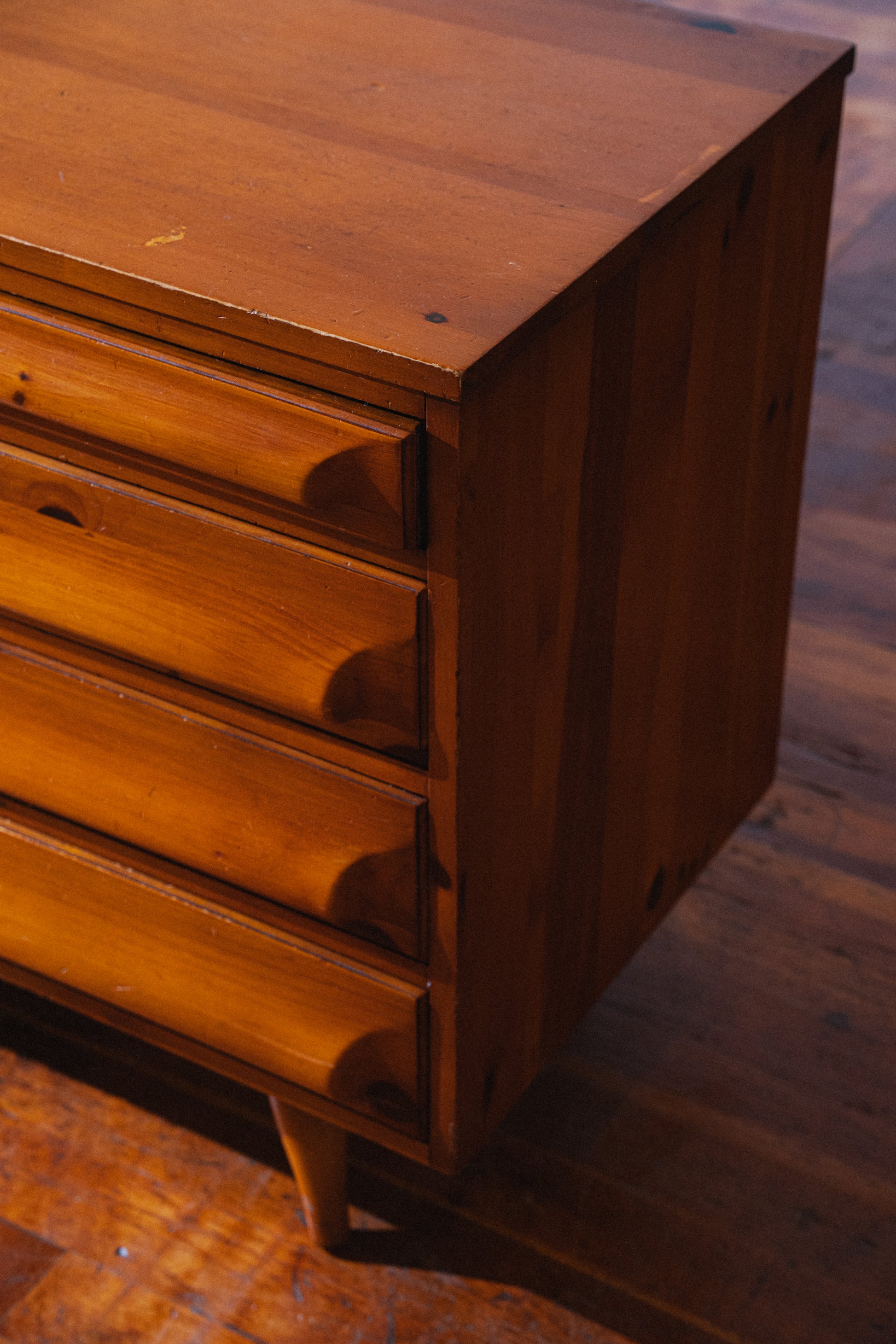 Pine 6-Drawer Dresser by Franklin Shockey Company