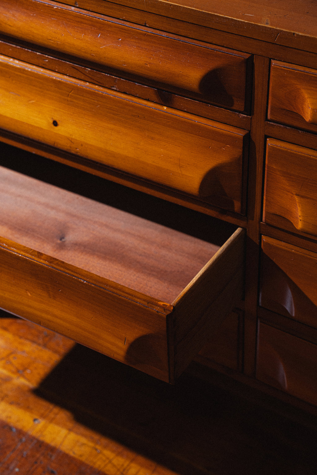 Pine 6-Drawer Dresser by Franklin Shockey Company