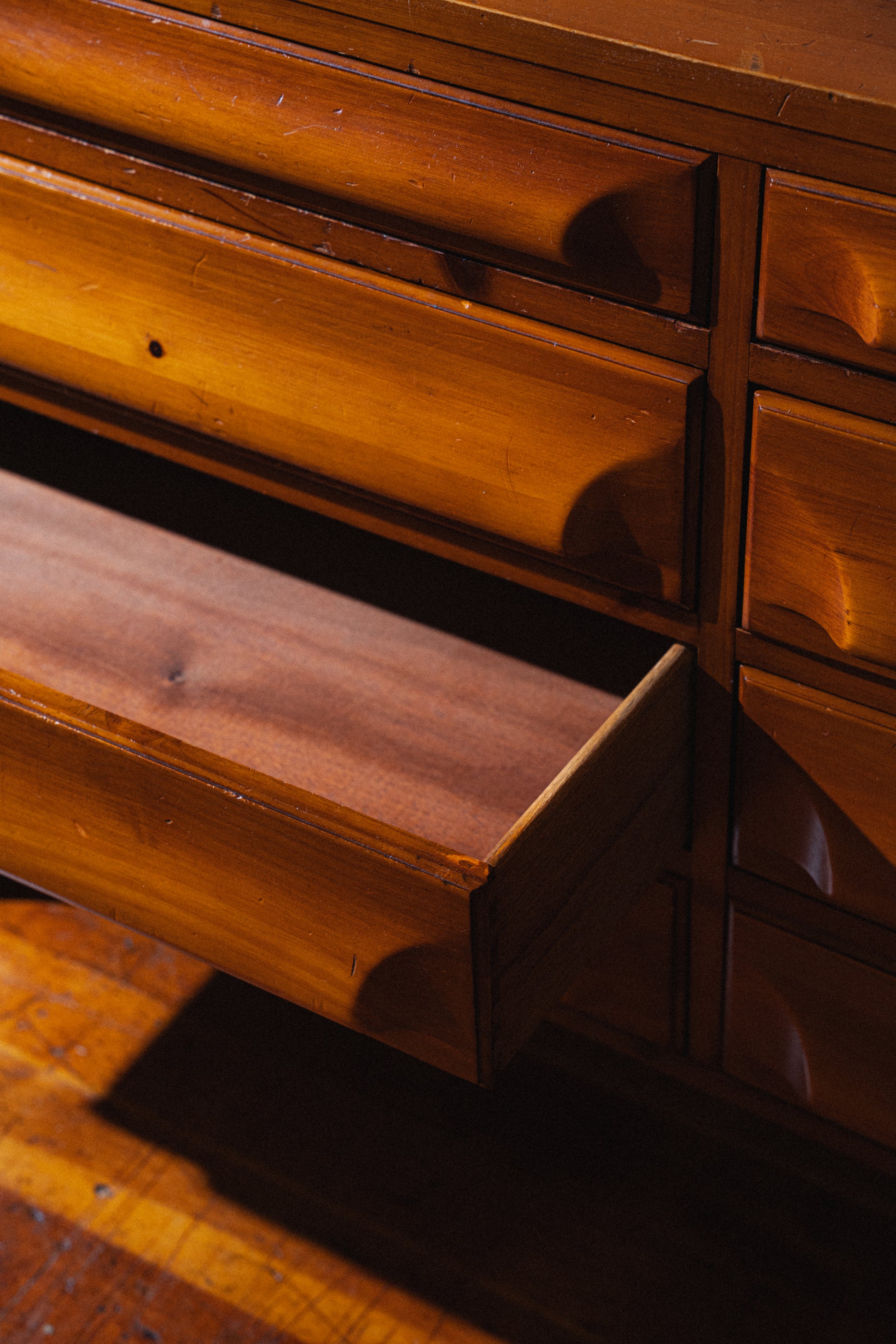 Pine 6-Drawer Dresser by Franklin Shockey Company