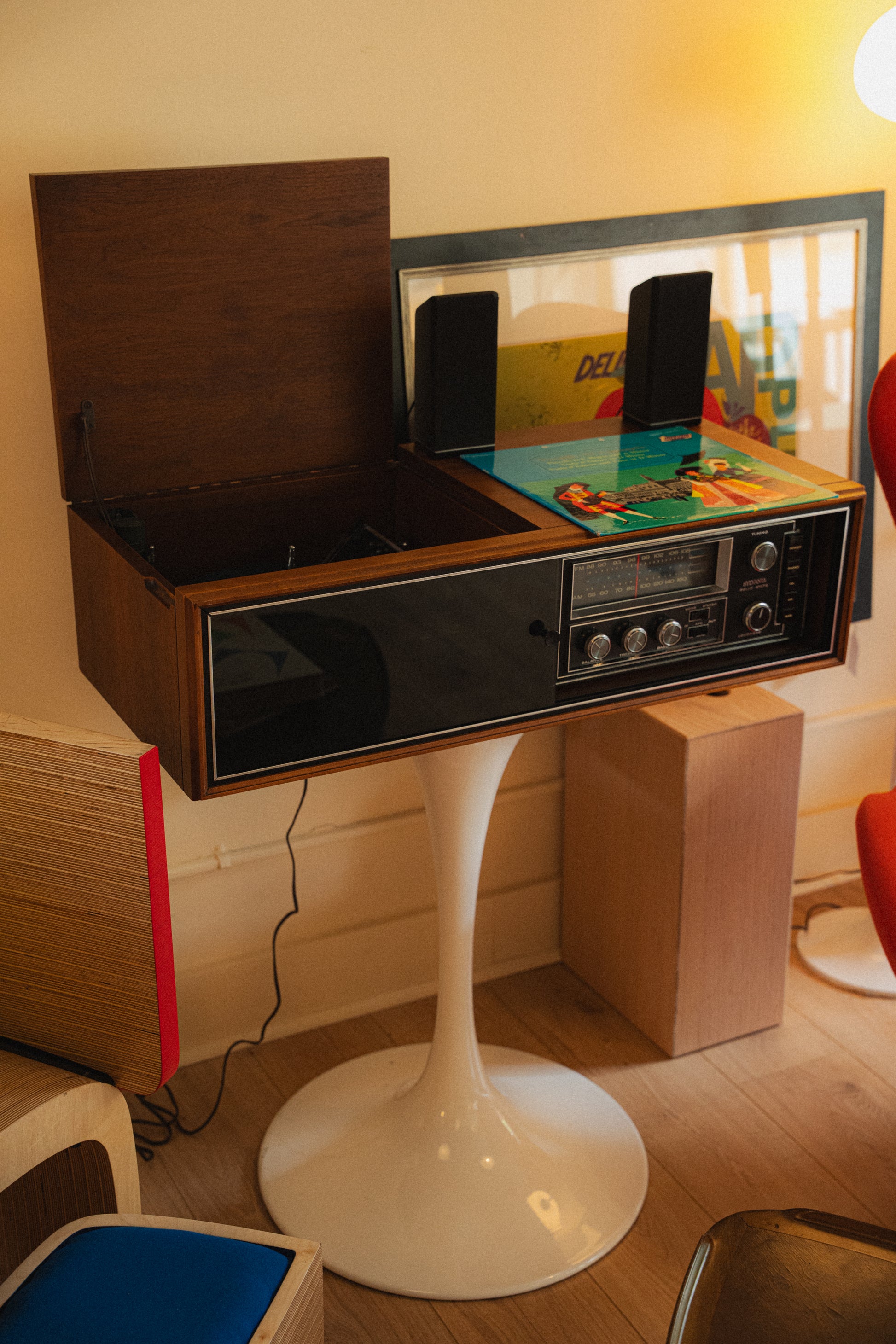 Tulip-Base Record Table by Sylvania