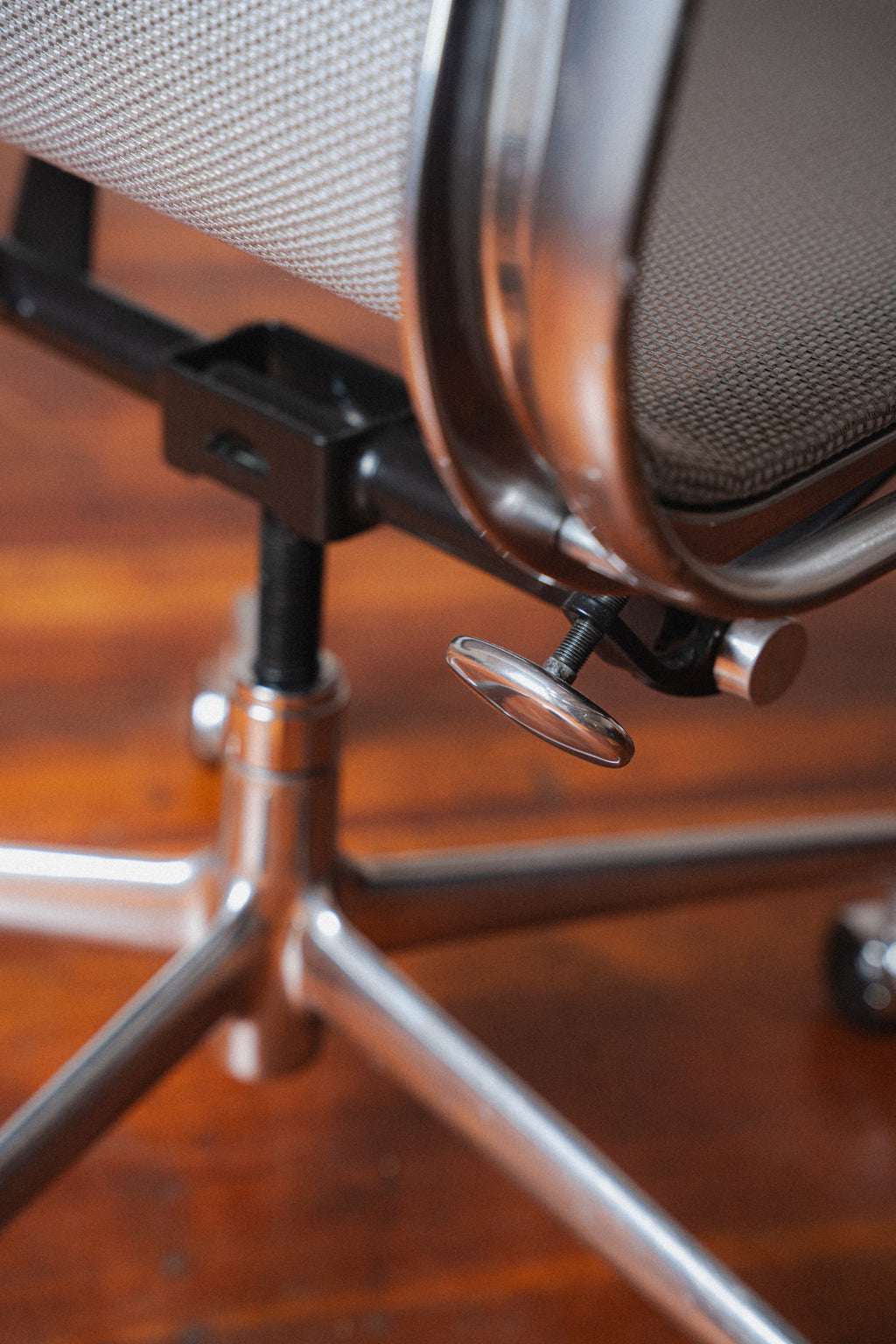 Eames Aluminum Group Chair by Charles & Ray Eames for Herman Miller