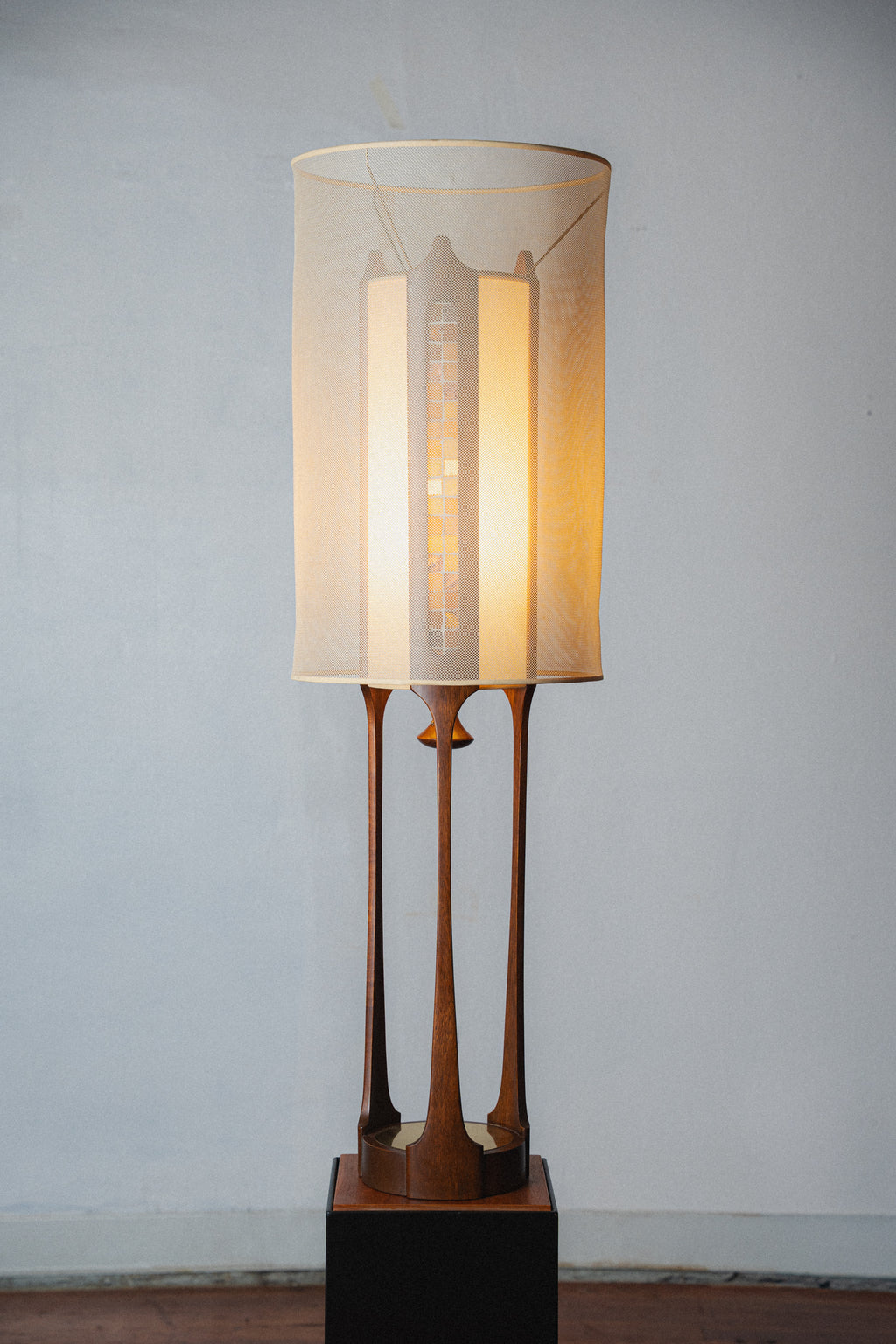 Sculptural Walnut Table Lamp by Arthur Jacobs for Modeline of California