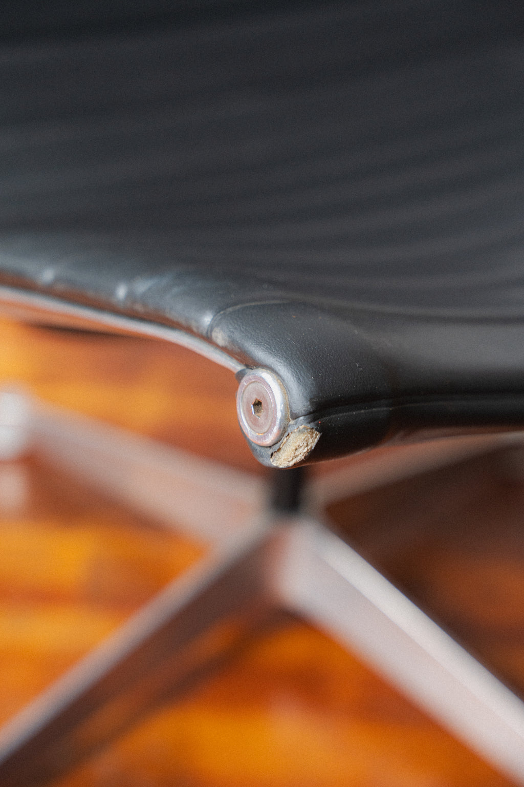 Early Production Eames Aluminum Group Chair by Charles & Ray Eames for Herman Miller