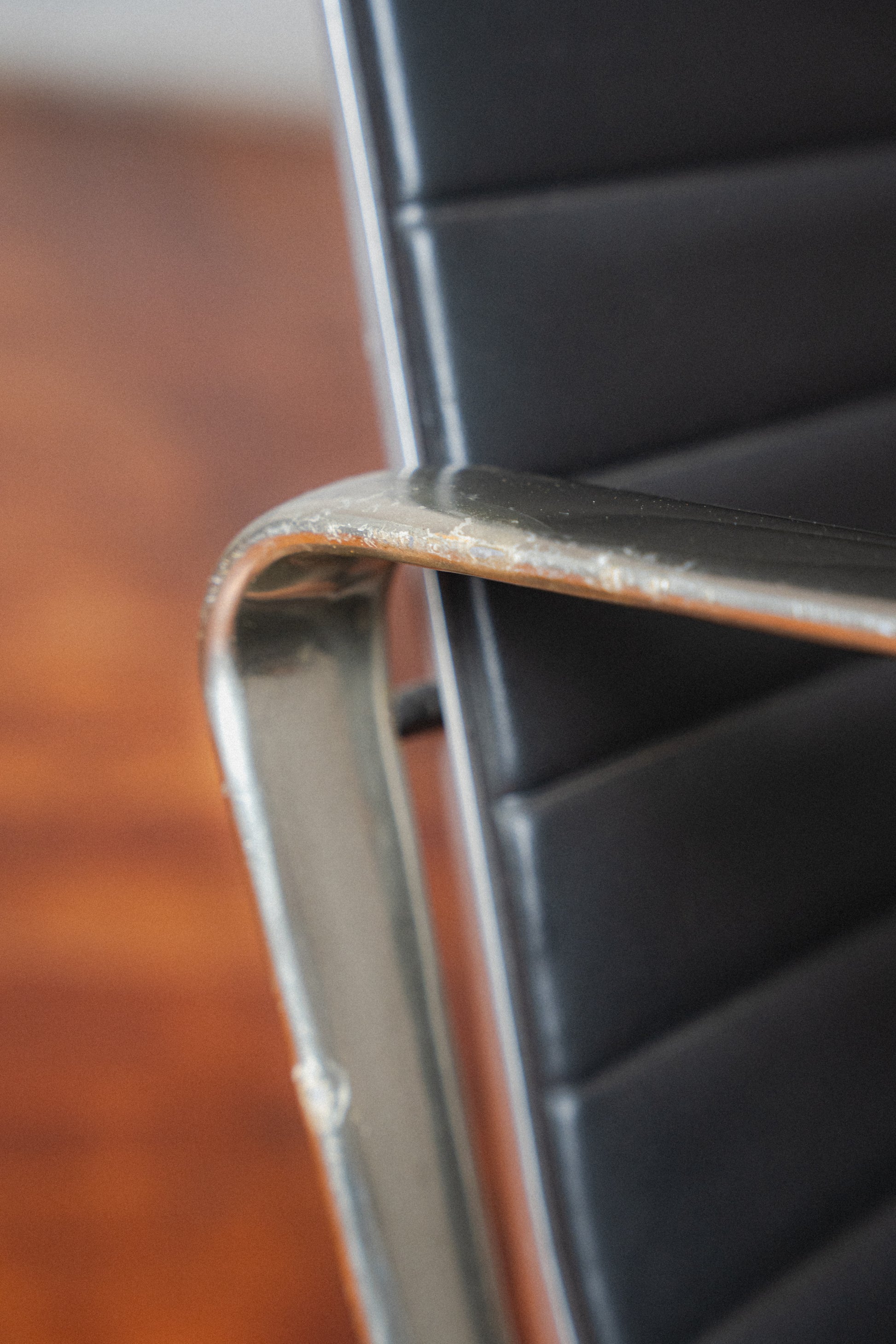 Early Production Eames Aluminum Group Chair by Charles & Ray Eames for Herman Miller