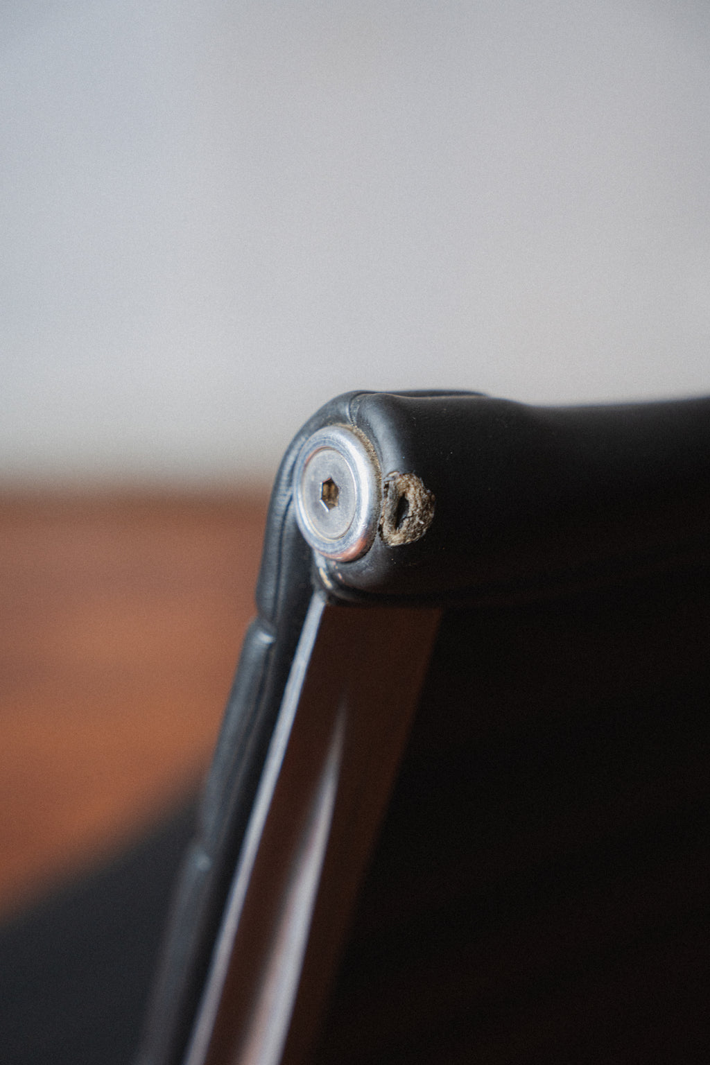 Early Production Eames Aluminum Group Chair by Charles & Ray Eames for Herman Miller
