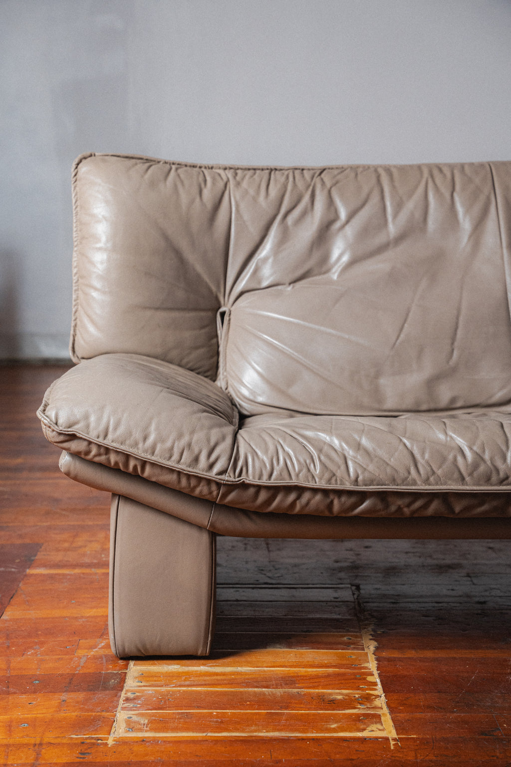 Nicoletti Salotti Postmodern Italian Loveseat