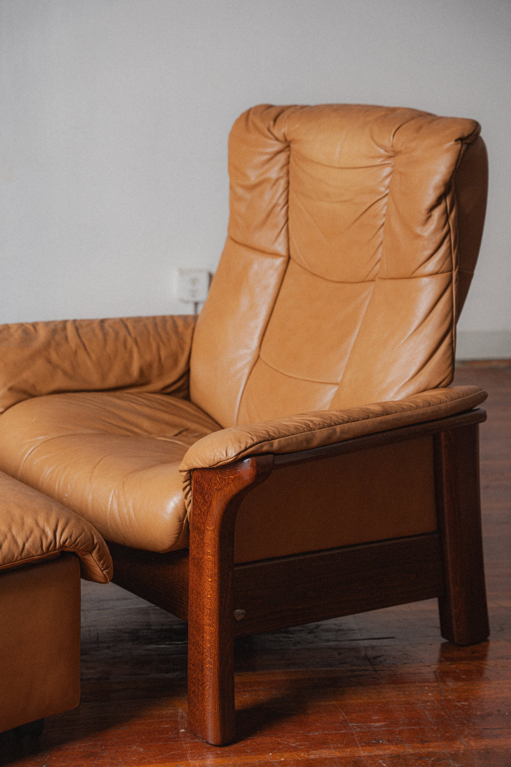 Ekornes Stressless "Buckingham" Leather Reclining Lounge Chair