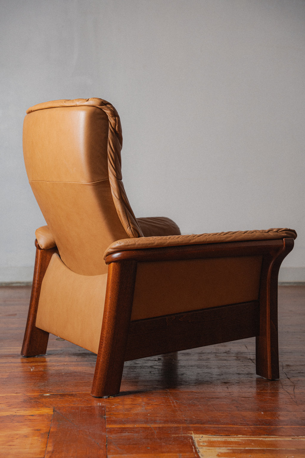 Ekornes Stressless "Buckingham" Leather Reclining Lounge Chair