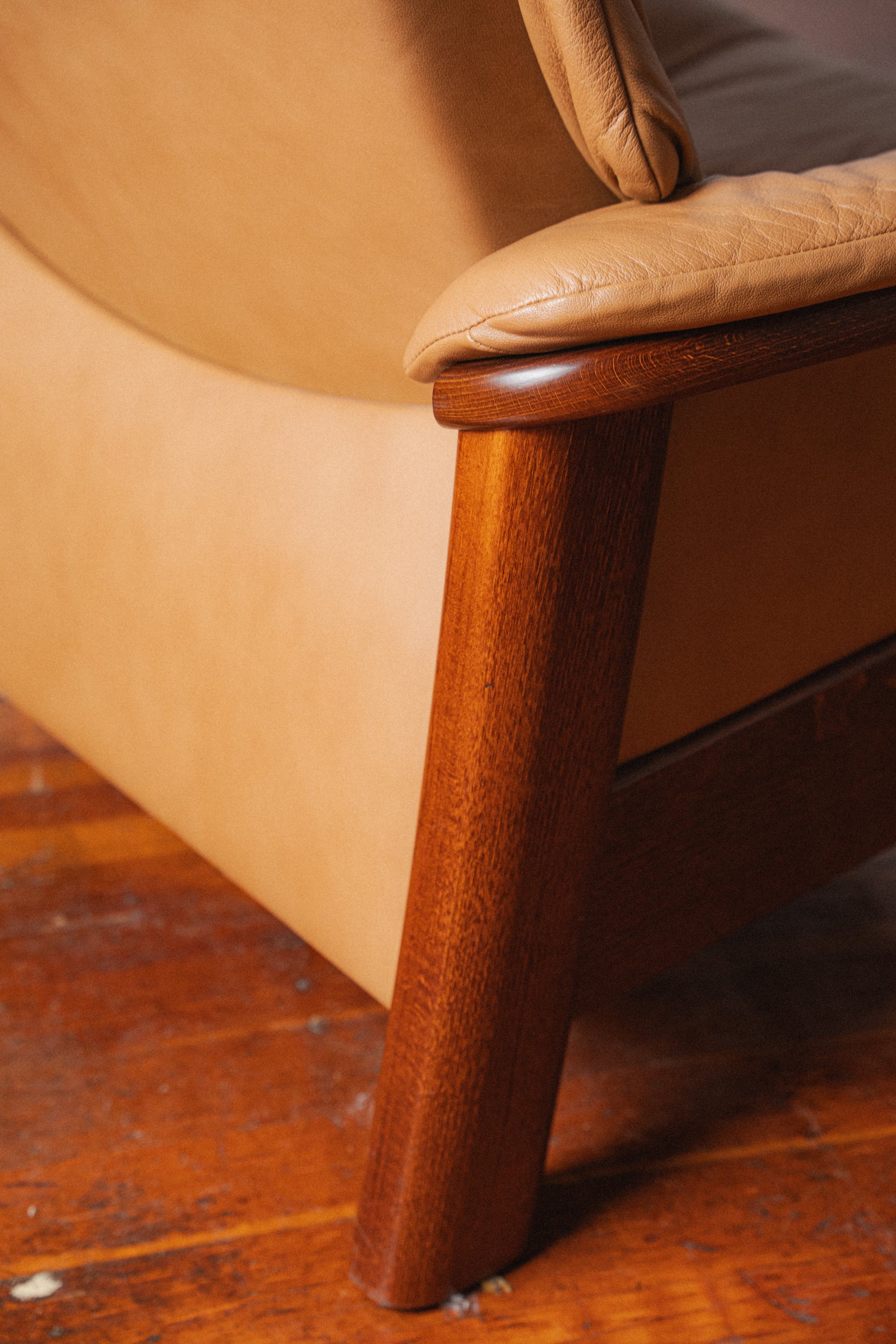 Ekornes Stressless "Buckingham" Leather Reclining Lounge Chair