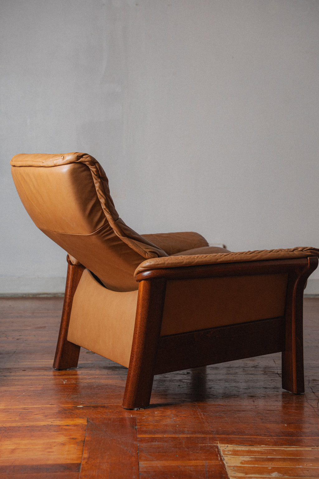 Ekornes Stressless "Buckingham" Leather Reclining Lounge Chair