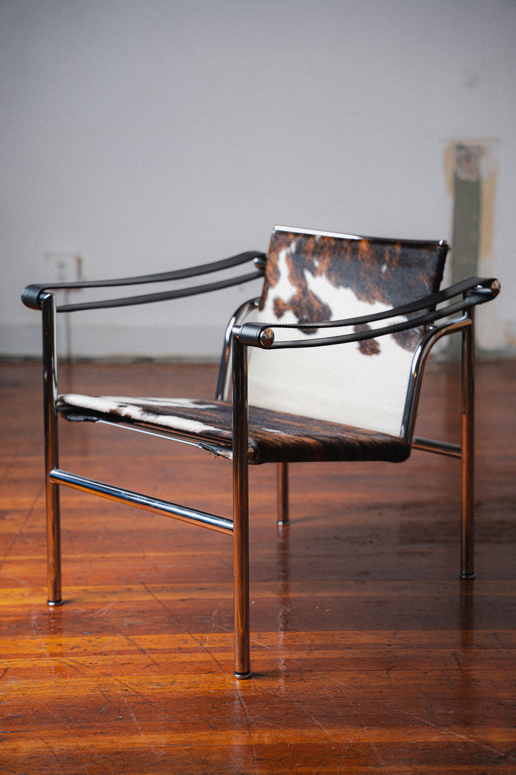 LC1 "Basculant" Chair in Cowhide by Le Corbusier for Cassina
