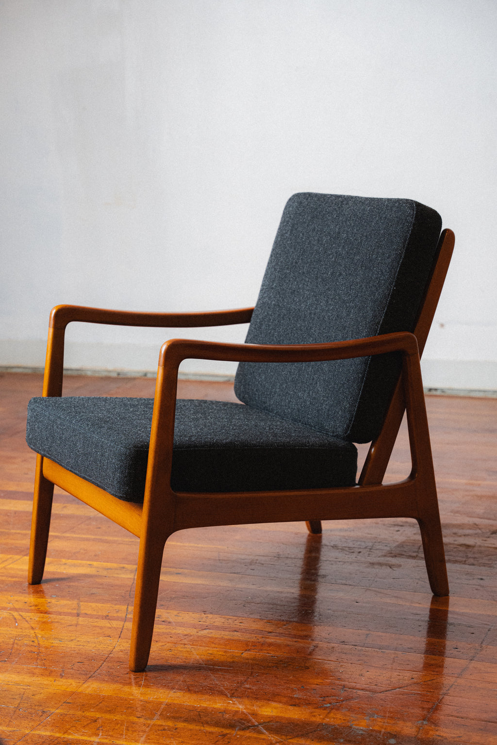 Beech FD 109 Lounge Chair by Ole Wanscher for France & Daverkosen