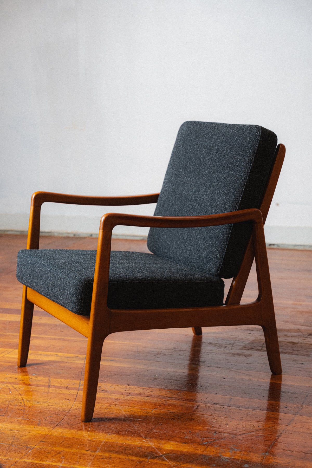 Beech FD 109 Lounge Chair by Ole Wanscher for France & Daverkosen